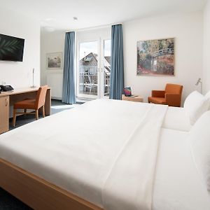 Zimmer mit Kingsize-Bett
